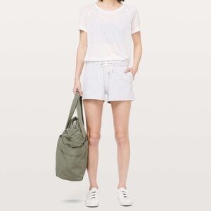 Lululemon On The Fly Shorts Heather Striped Grey size 6 XS/S workout shorts